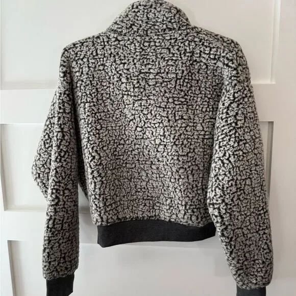 Express Gray Sherpa Quarter-Zip Pullover size medium - Picture 4 of 7